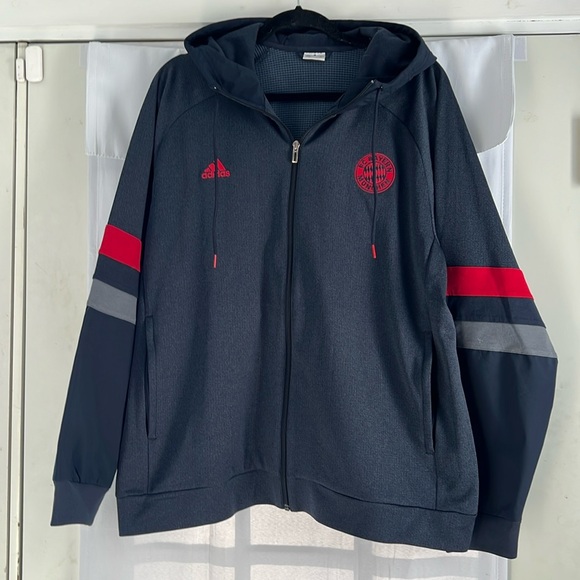 Adidas FC Bayern Munchin Zip Up Size XL Navy Blue Red EUC - Picture 2 of 9